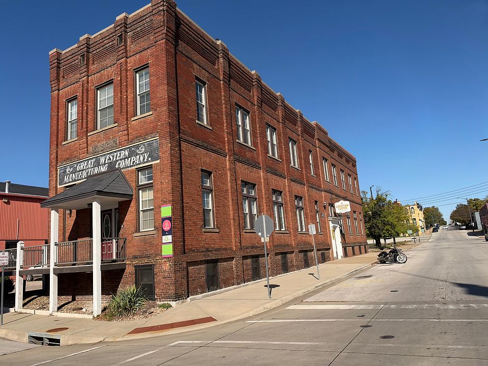 2nd image of 320 S 2nd St #F