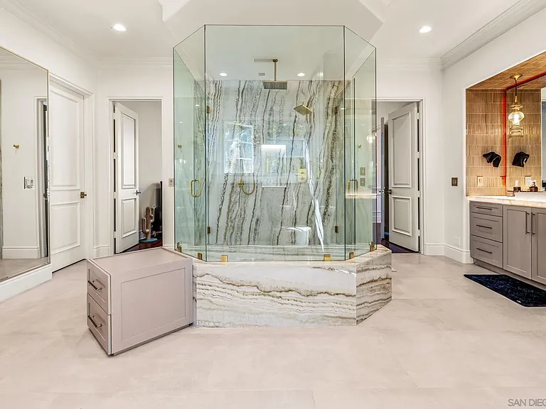 Primary Bath/Spa