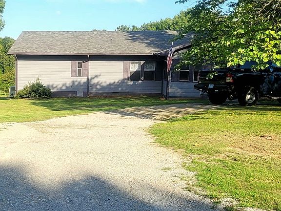 2nd image of 464 Wade Rd