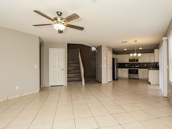 3rd image of 8622 W Paradise Ln