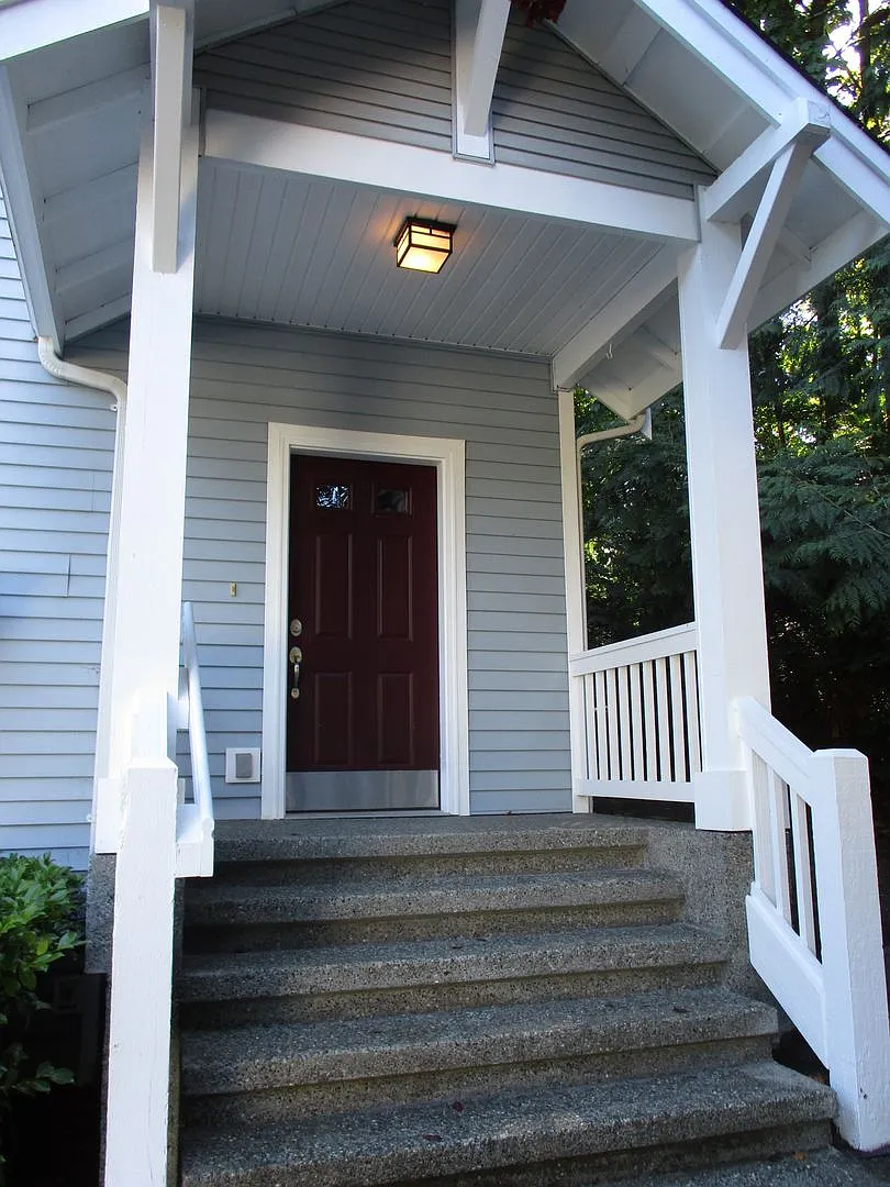 Spacious 3-Bedroom Home with Greenbelt Views & 2-Car Garage — Photo 2
