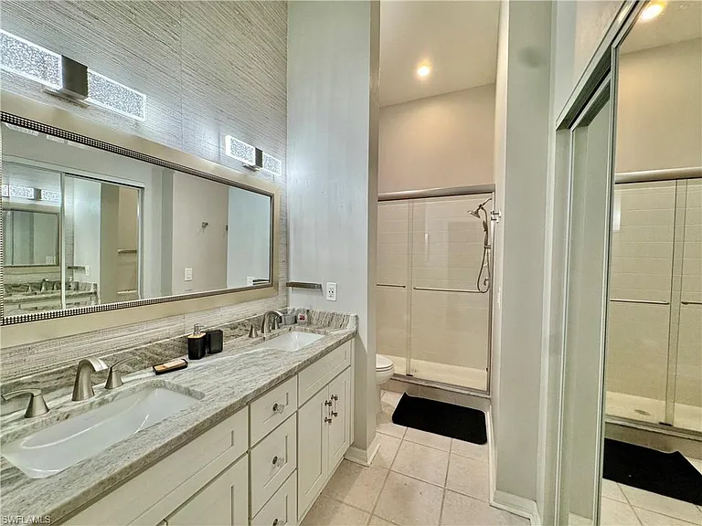 5045 Cedar Springs Dr #203 — Photo 7