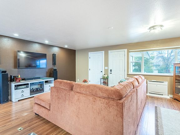 2nd image of 19229 Kleat Pl