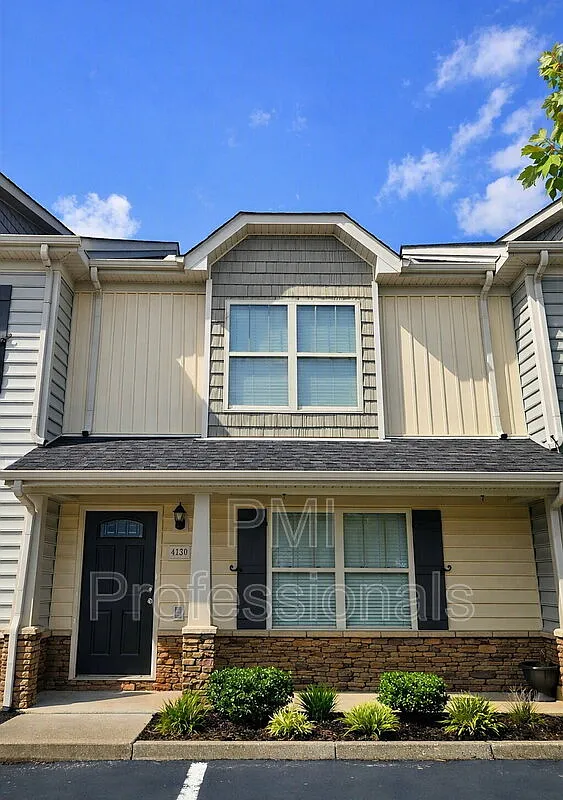 3 bed, 2.5 bath, 1279 sqft, $1,799 — Photo 1
