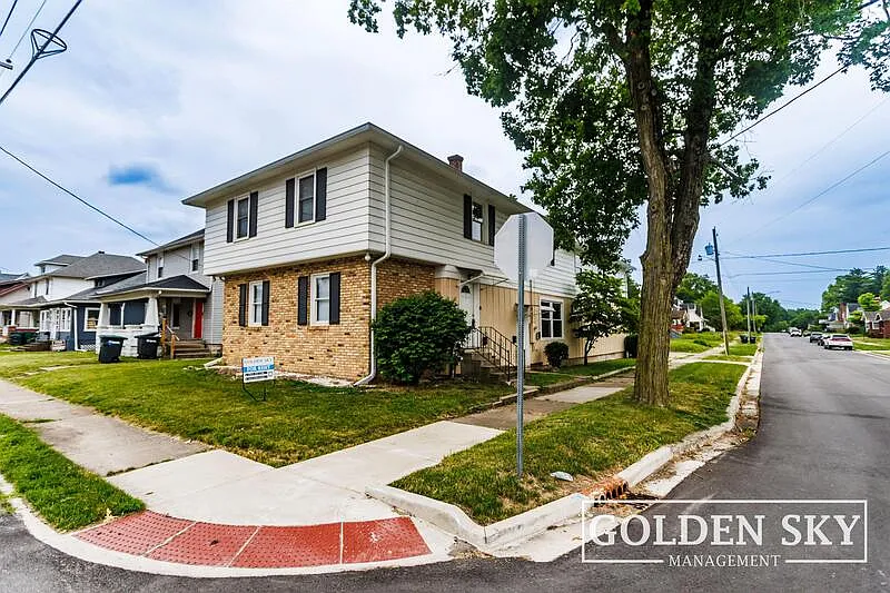 1925 W Jackson St #1