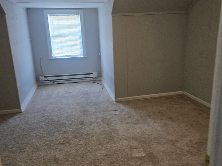 215 W Dover St #D — Photo 3
