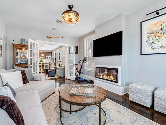 2nd image of 551 E 6th St #3