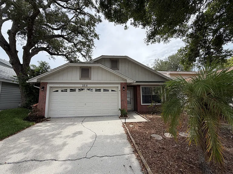 2251 Springwood Cir W — Photo 17