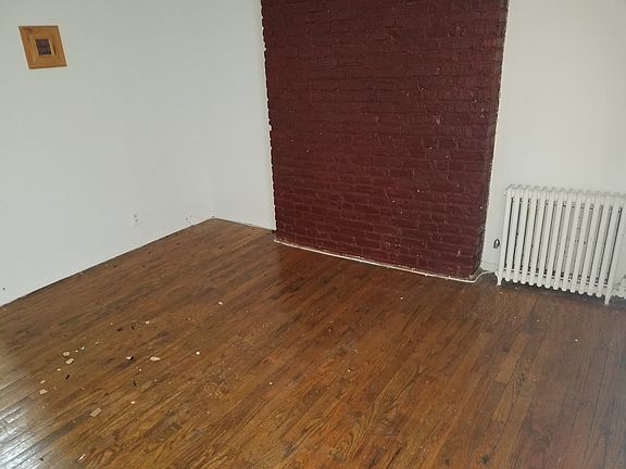 3rd image of 311 E 105th St APT 4