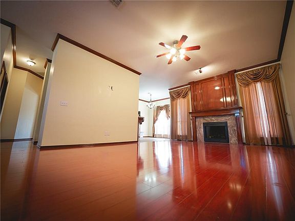 4th image of 10601 S Linn Ave