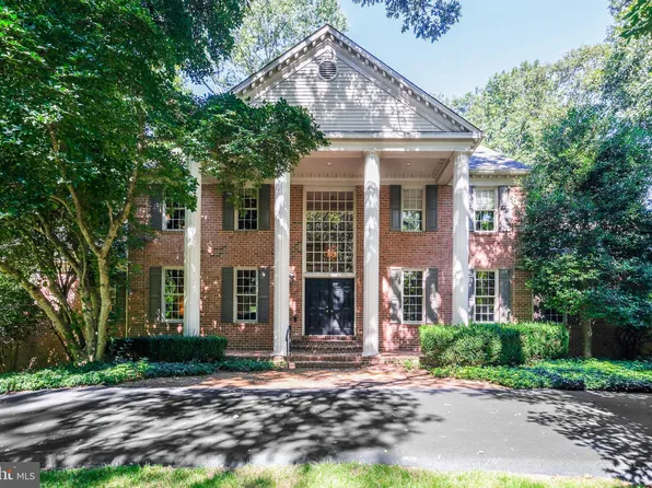 8024 Eddy Bend Trl, Fairfax Station, VA 22039