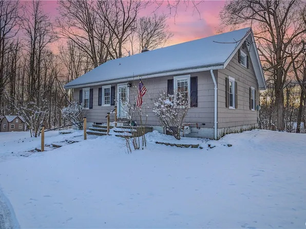 8118 E Seneca Tpke, Manlius, NY 13104
