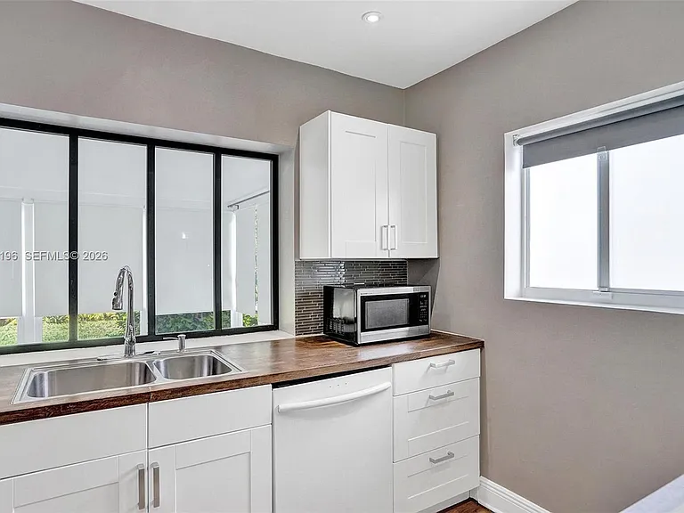 9040 Carlyle Ave — Photo 13