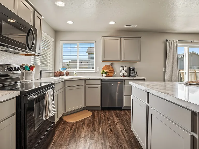 17589 Mountain Springs Ave — Photo 18