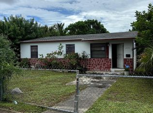 1511 W 32nd St, Riviera Beach, FL 33404