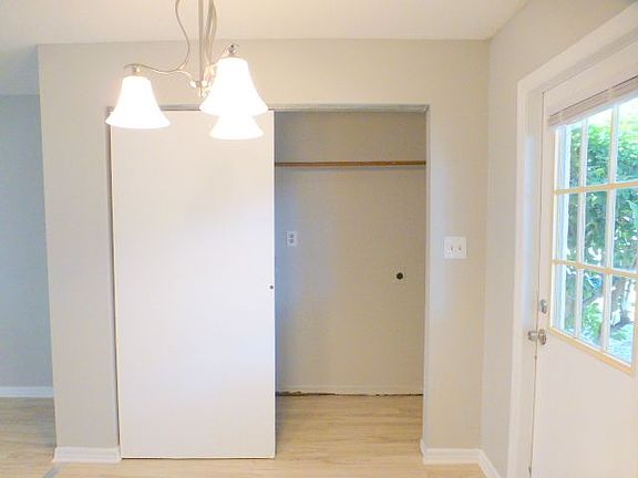4th image of 718 N Sinclair Ave
