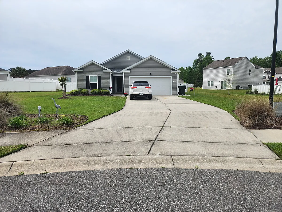 Building Photo - 1300 Arbor Ct