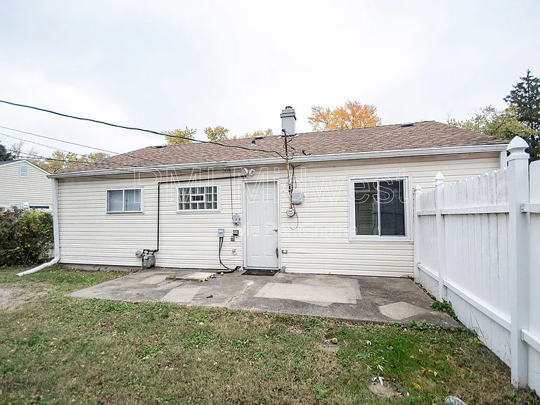4610 Karen Dr — Photo 6