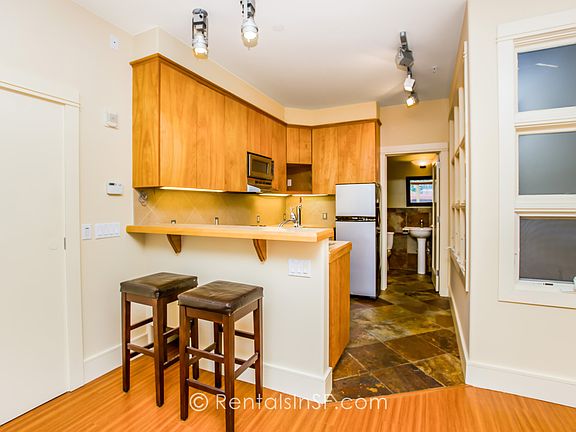 3rd image of 274 Missouri St