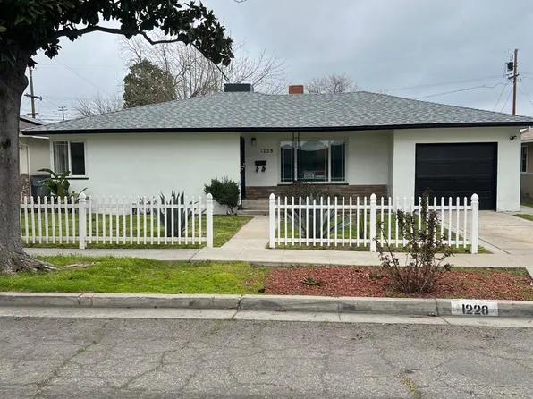 1228 W Fountain Way, Fresno, CA 93705