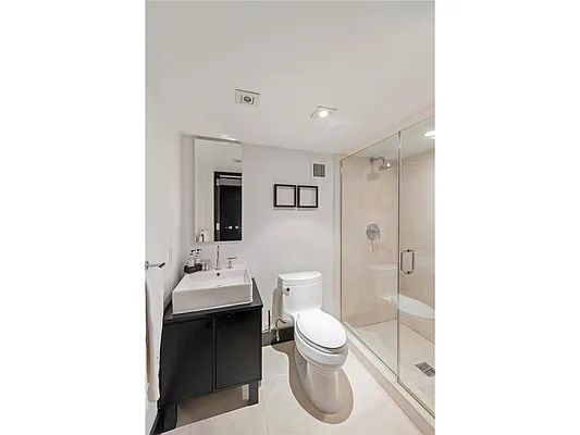 Rented by Douglas Elliman | media 16