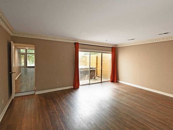 4th image of 2956 Southern Ave #2956