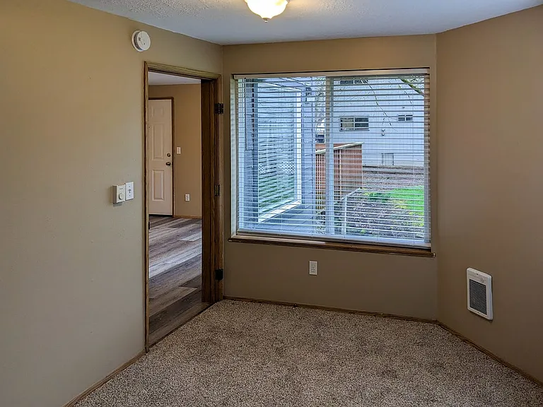 Silverwood Apartments — Photo 22