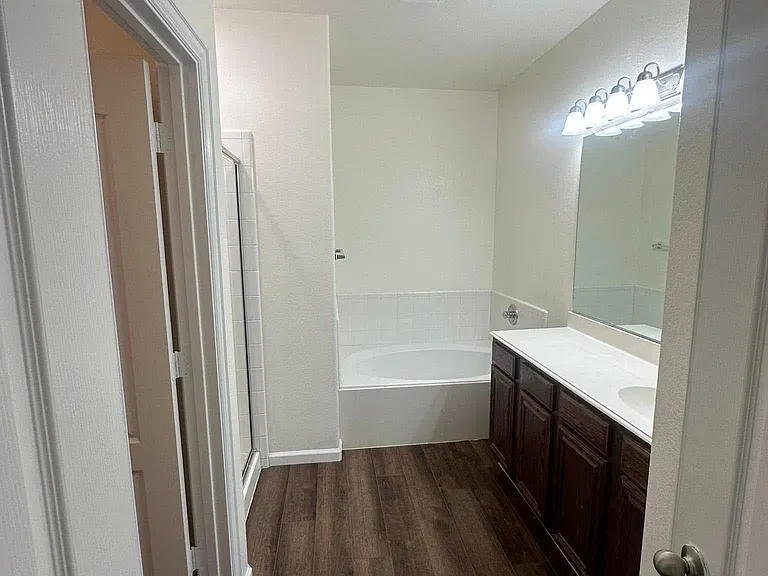 2145 Cedar Park Dr — Photo 7