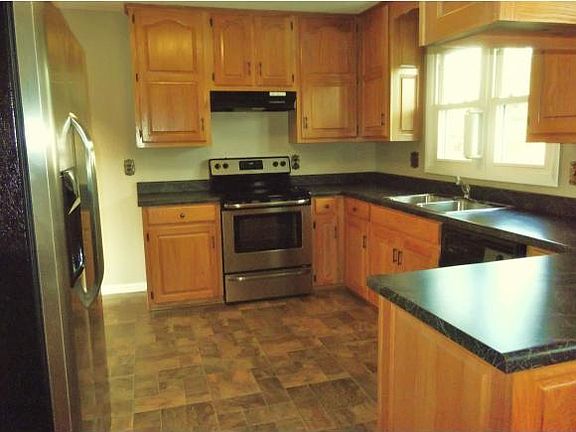4th image of 1407 Wilson Dr