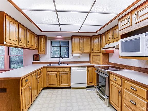 3rd image of 8890 Winton Hills Ct
