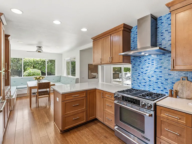 3072 Latham Ln — Photo 37