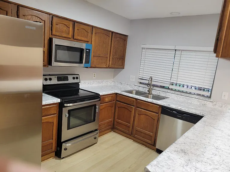 1606 Richforest Dr — Photo 4