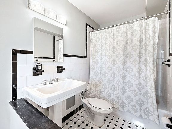 5th image of 235 E 73rd St APT 12E