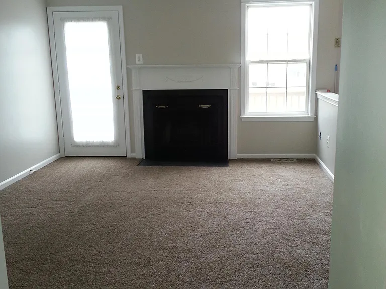 178 Queensbury Pl — Photo 4