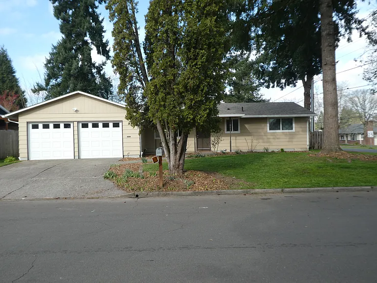 19245 York St — Photo 35