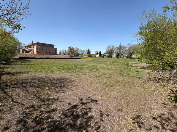 Court Ave N, Sandstone, MN 55072