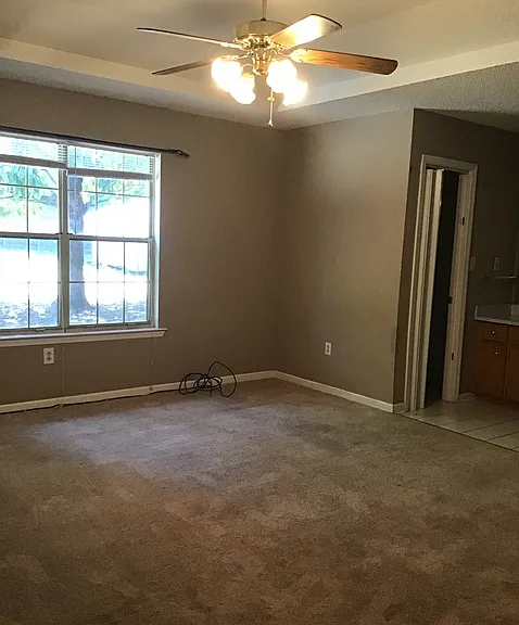 907 Canyon Ct — Photo 14