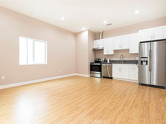 3rd image of 741 E Doran St Unit B