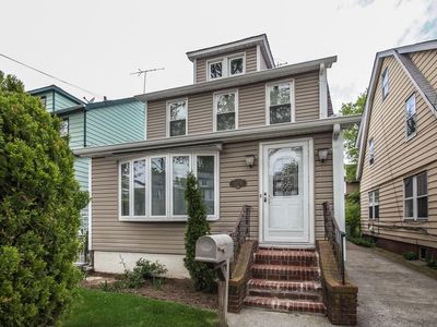 21233 113th Ave, Jamaica, NY, 11429