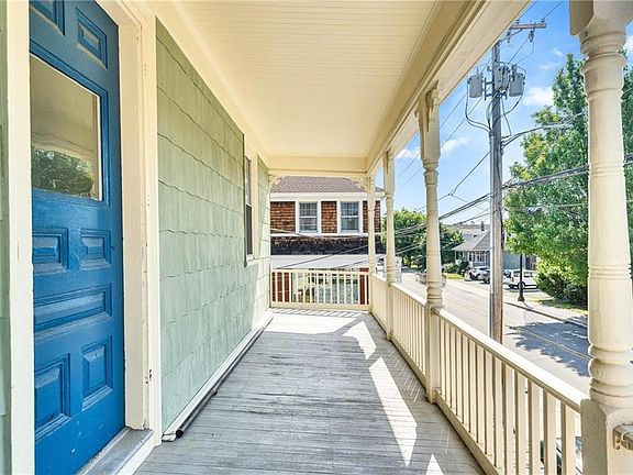 4th image of 53 Maple Ave