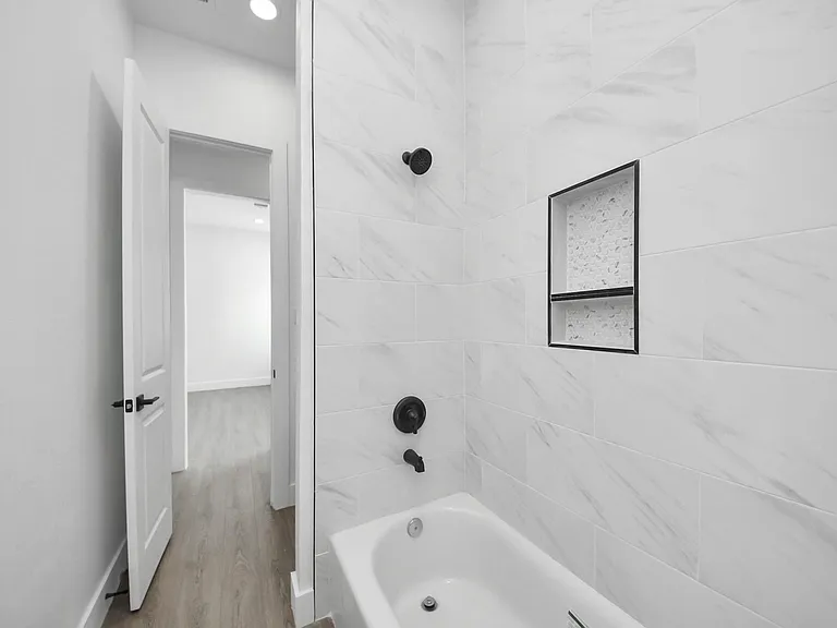 4129 E Toliver St — Photo 31