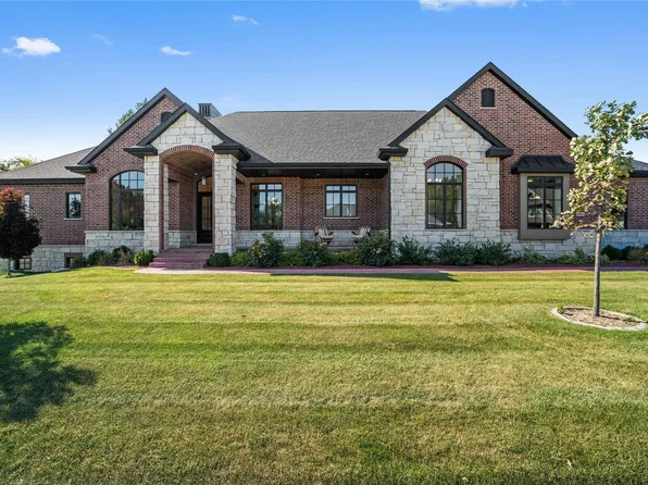 4816 147th St, Urbandale, IA 50323