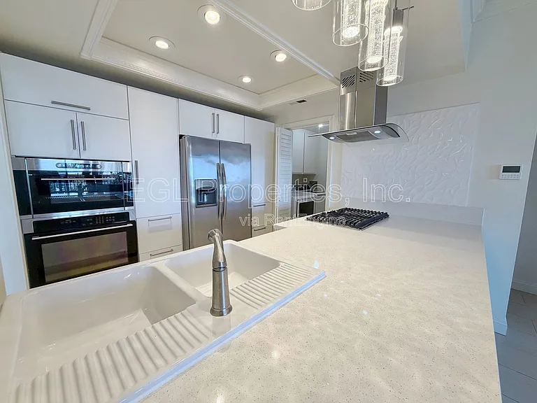 2559 Plaza Del Amo #205 — Photo 4