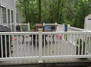 2 Ouimet Ln, Foxboro, MA 02035