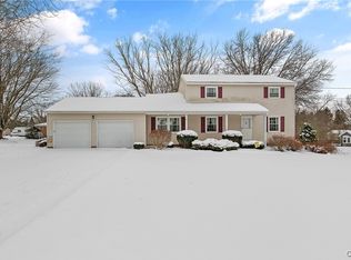 31 Broadview Dr, Oswego, NY