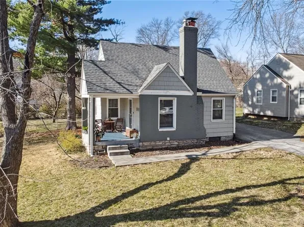 5232 Sherwood Dr, Roeland Park, KS 66205