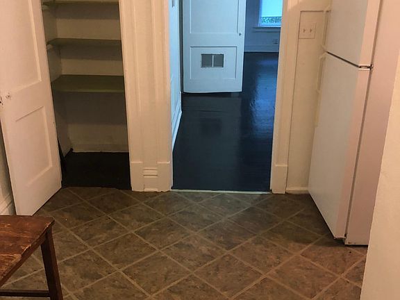 3rd image of 4960 Lindenwood Ave Floor 2