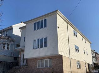 690 Fairview Ave, Fairview, NJ 07022