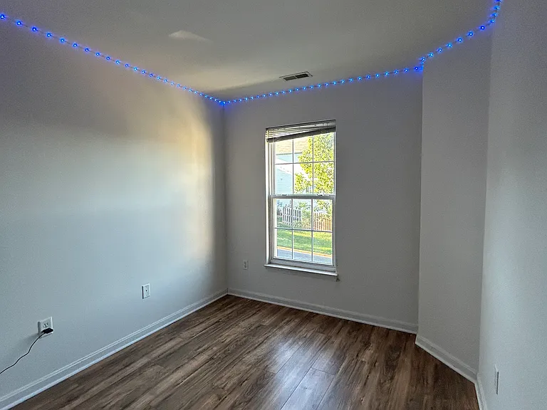 529 Ellison Ct — Photo 16