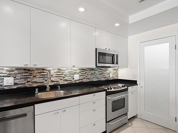 2nd image of 370 Rosecrans St APT 203
